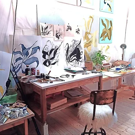 Dans Atelier D'artiste Bed & Breakfast