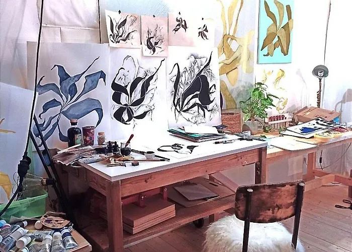 Dans Atelier D'artiste Bed & Breakfast